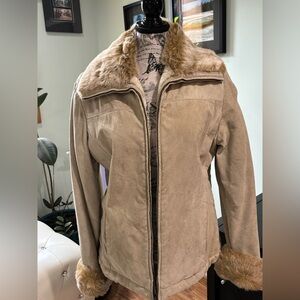 Warm Elegant Women’s Jones New York Cream Leather Jacket w/ Faux Fur Trim Size M